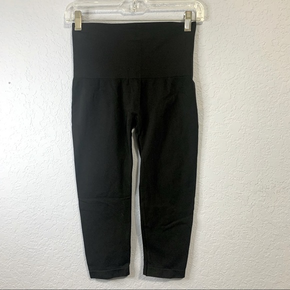 Assets By Spanx Remarkable Results High-Waist Mid-Thigh Shaper - Picture 4 of 5